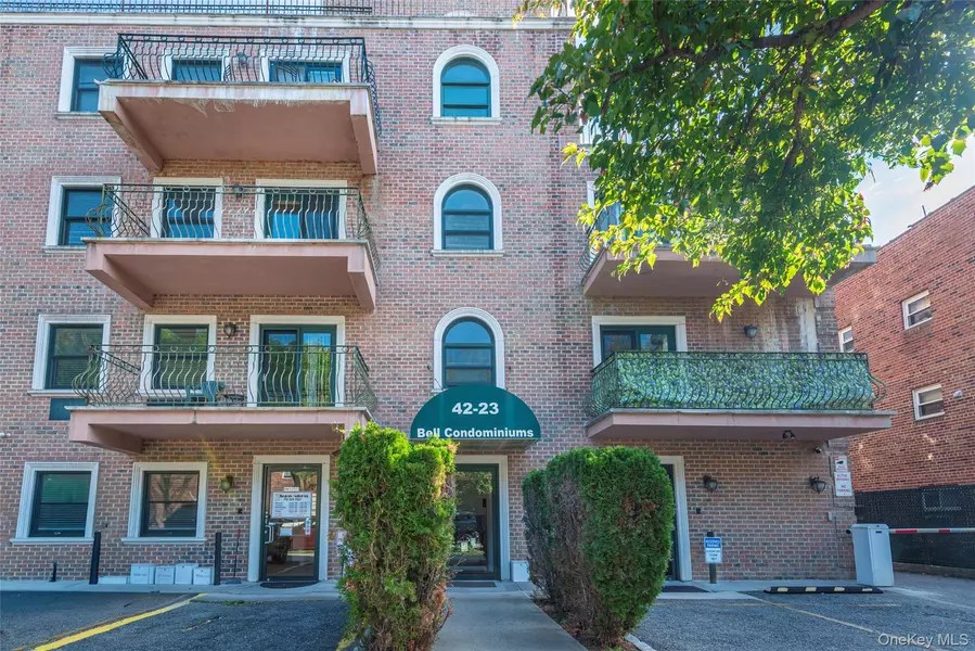 42-23 212 ST #3B, Bayside, NY 11361