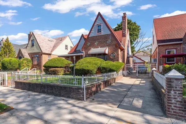 Cambria Heights, NY 11411,11615 220th ST