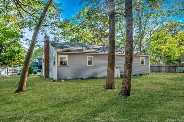 Ronkonkoma, NY 11779,529 Elder LN