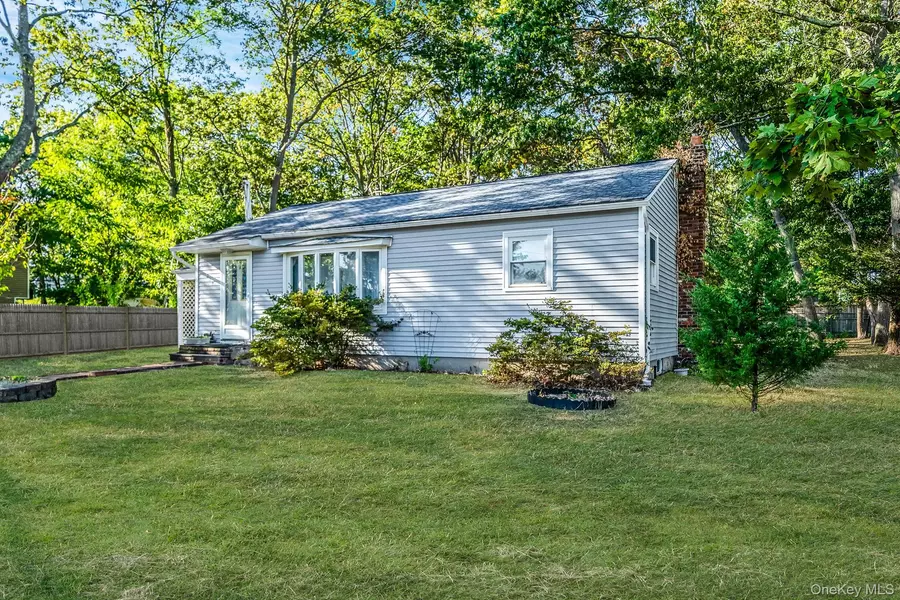 529 Elder LN, Ronkonkoma, NY 11779