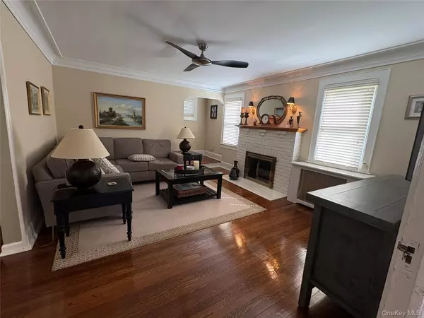 Mineola, NY 11501,96 Millington PL
