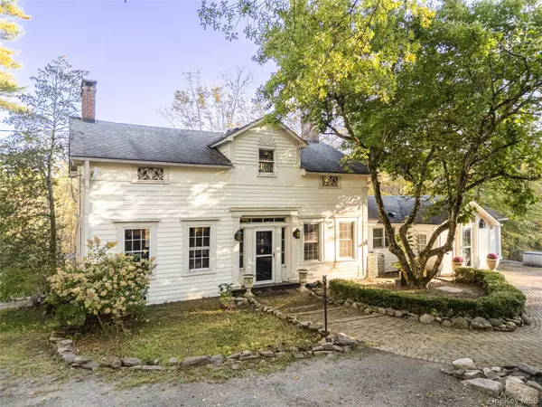 Pine Bush, NY 12566,1017 Bruyn TPKE