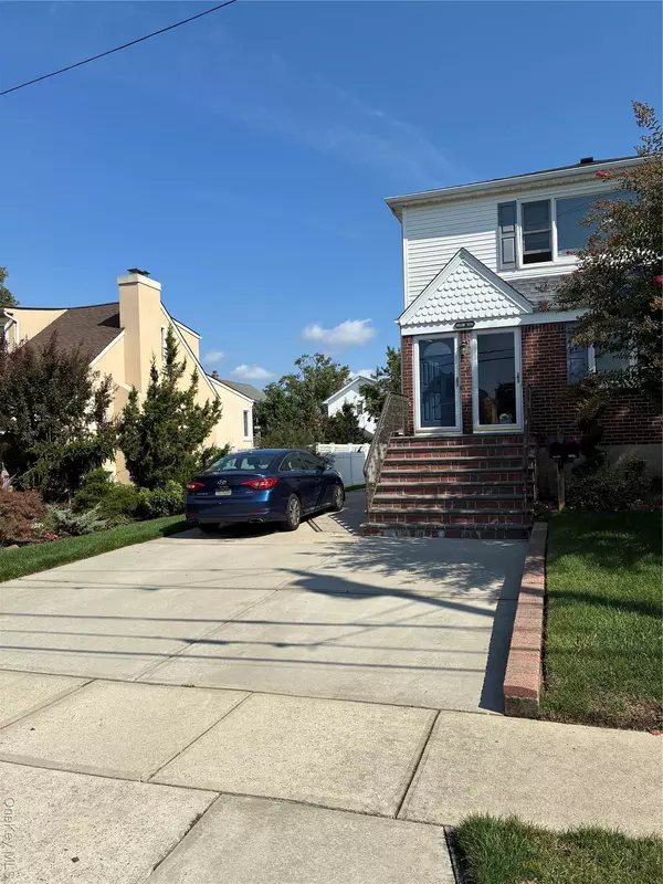 44 Franklin ST, East Rockaway, NY 11518