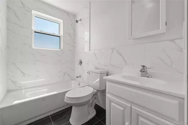 Bronx, NY 10469,3528 Tiemann AVE