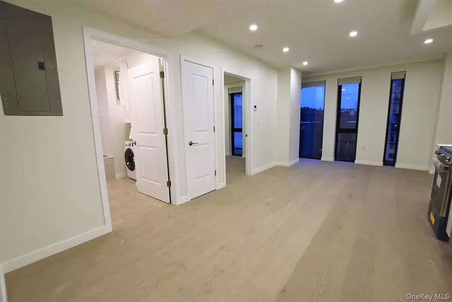 41-26 44 ST #5B, Sunnyside, NY 11104