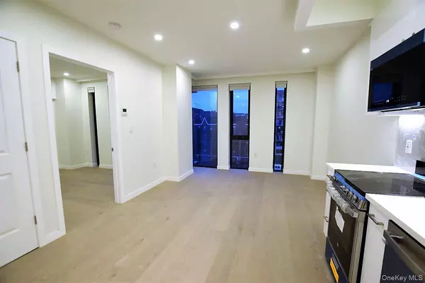 Sunnyside, NY 11104,41-26 44 ST #5B