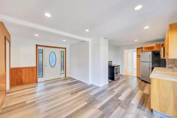 Brentwood, NY 11717,36 7th AVE