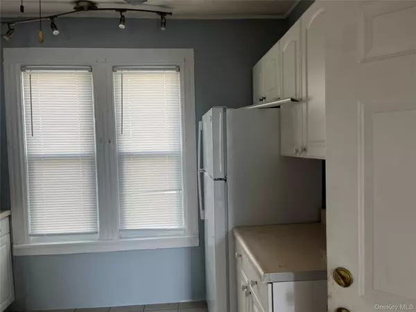 Poughkeepsie, NY 12601,107 Smith ST #2