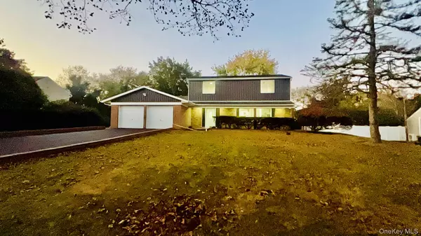 Coram, NY 11727,107 Sequoia DR