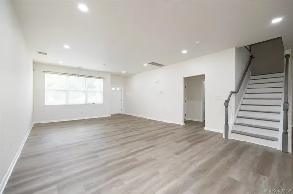 Poughkeepsie, NY 12601,32 Halley CT