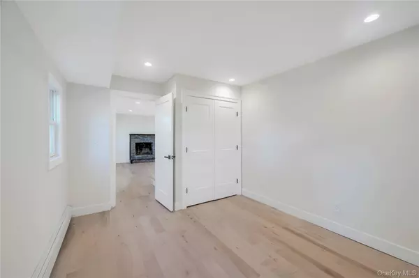 Wantagh, NY 11793,732 Woodside DR