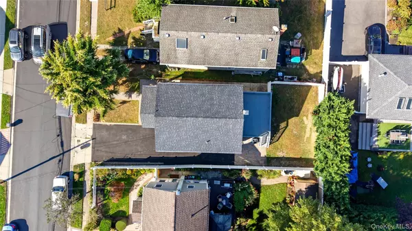 Lindenhurst, NY 11757,45 Venetian Prom