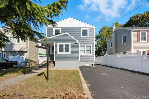 Lindenhurst, NY 11757,45 Venetian Prom