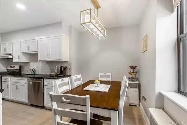 Larchmont, NY 10538,11 Alden RD #4D