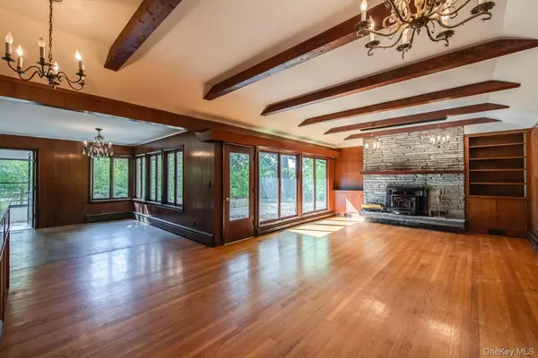 Poughkeepsie, NY 12603,19 Ridgeview RD