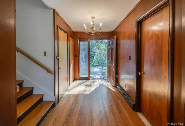 Poughkeepsie, NY 12603,19 Ridgeview RD