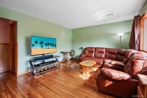 Islip Terrace, NY 11752,151 Islip BLVD