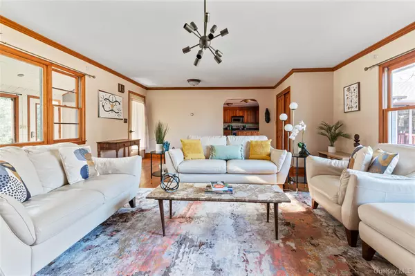 Poughkeepsie, NY 12603,671 Noxon RD
