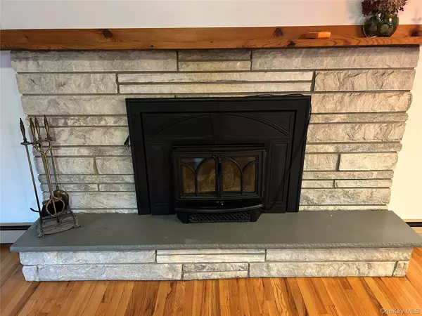 Hyde Park, NY 12538,45 Matuk DR