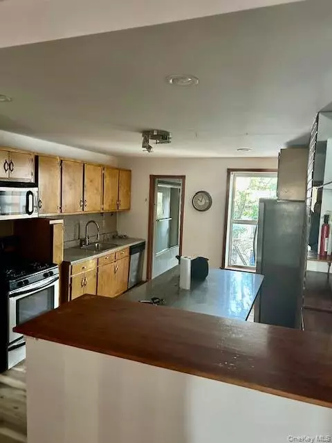 Brooklyn, NY 11217,575 Warren ST #4R