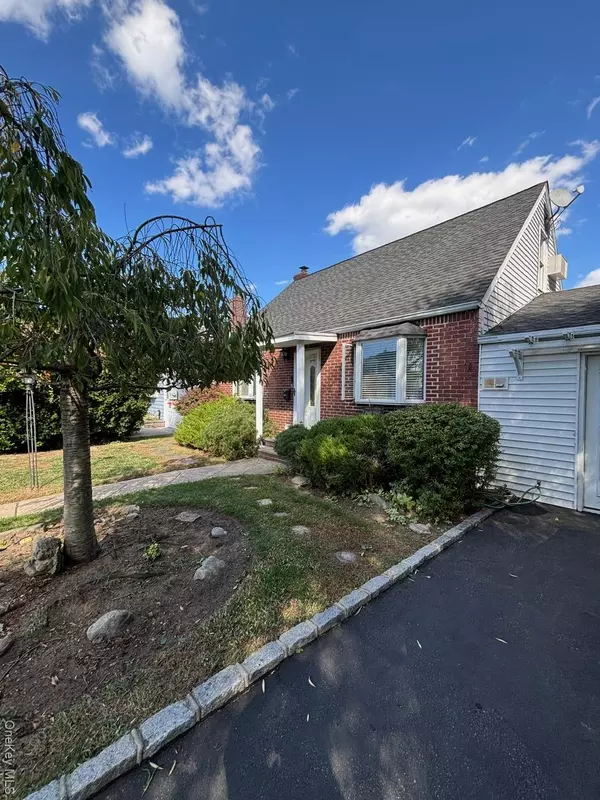 Franklin Square, NY 11010,279 Semton BLVD