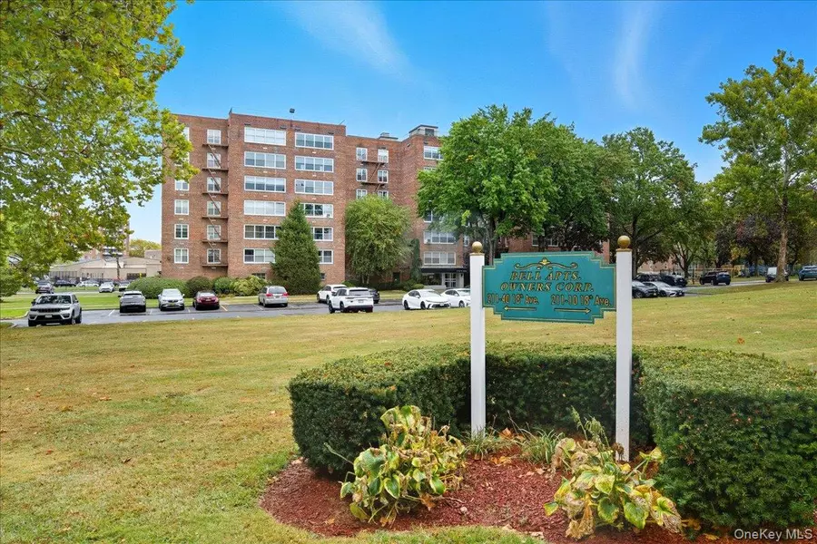 21140 18th AVE #1H, Bayside, NY 11360
