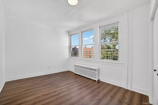Yonkers, NY 10701,59 Park Hill AVE #2