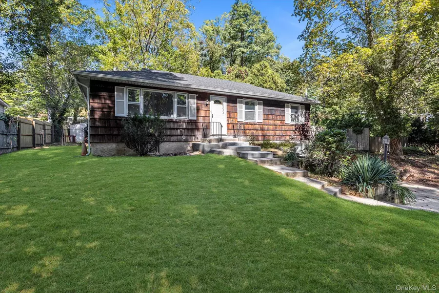 613 Landing RD, Kings Park, NY 11754