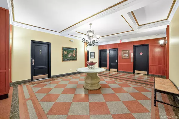 Bronxville, NY 10708,25 Parkview AVE #2K
