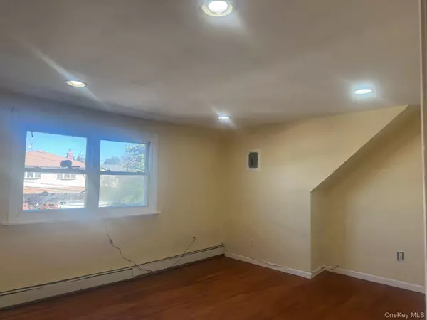 Elmont, NY 11003,1325 Journal AVE #2