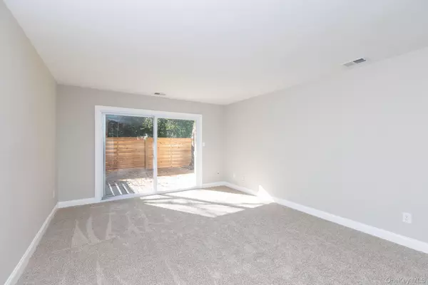 Coram, NY 11727,655 Middle Country RD #7B1