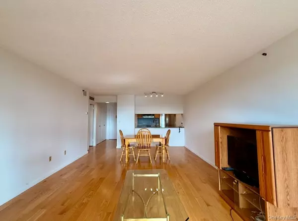 White Plains, NY 10601,25 Rockledge AVE #604