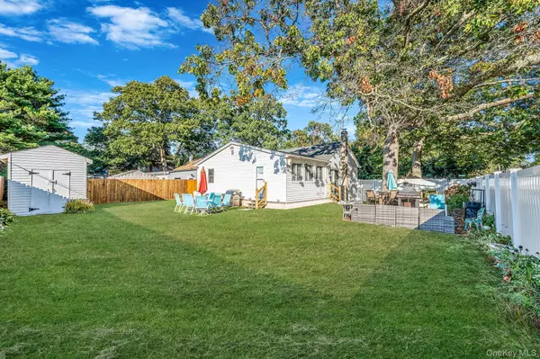 Shirley, NY 11967,32 Pine Tree DR