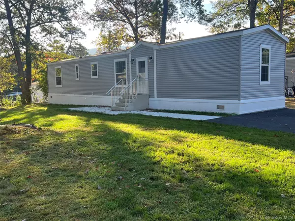 30 Shelley LN, Wurtsboro, NY 12790