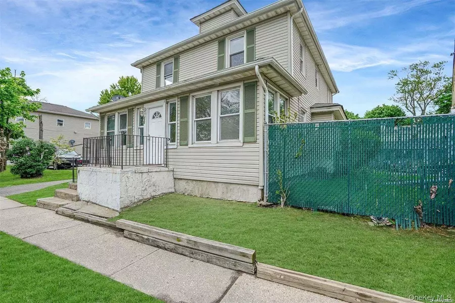 103 3rd AVE, Bay Shore, NY 11706