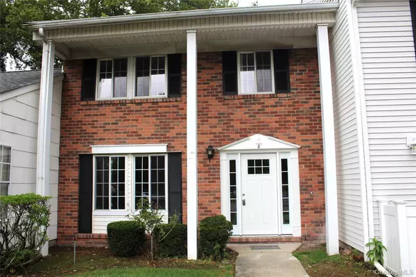 Coram, NY 11727,8 Lexington CT