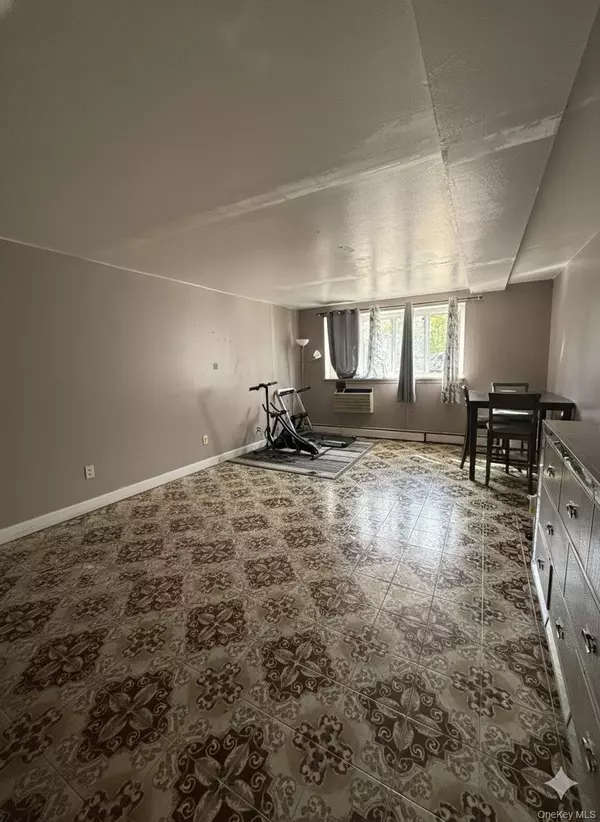 Bronx, NY 10465,854 Throgs Neck Expwy