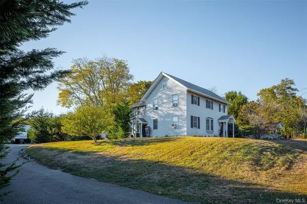 East Moriches, NY 11940,428 Montauk HWY