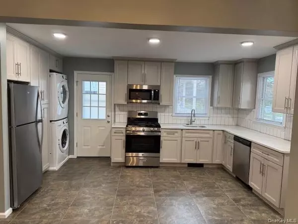 112 Shields AVE #124, Williston Park, NY 11596