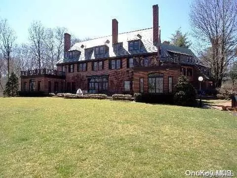 219 Feeks LN, Mill Neck, NY 11560