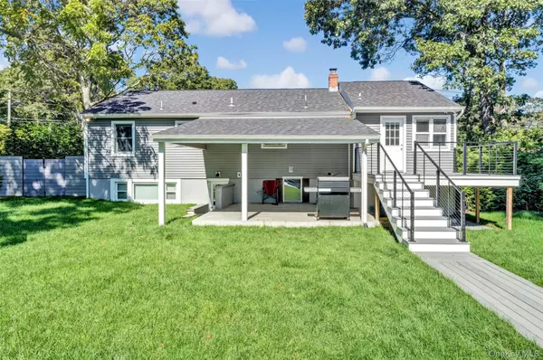 Hampton Bays, NY 11946,35 Suffolk RD