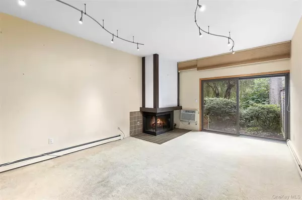 Dobbs Ferry, NY 10522,9 Round Hill RD