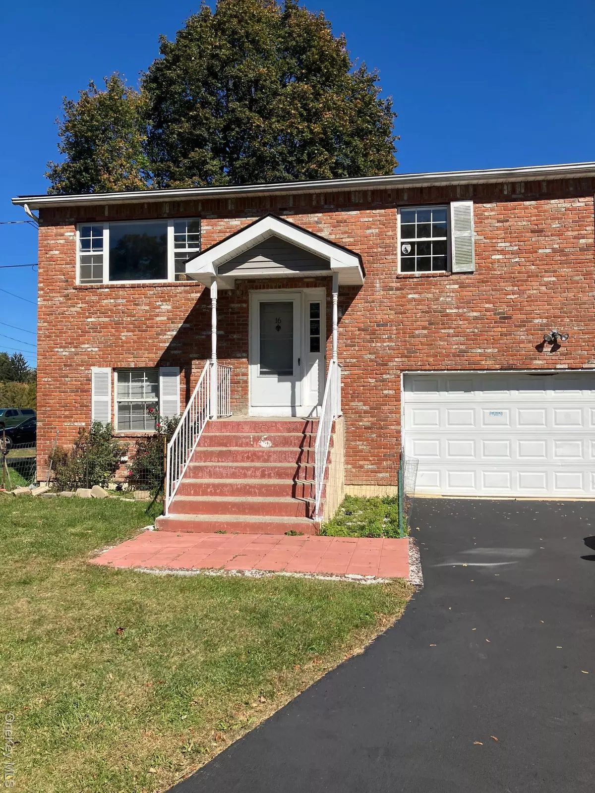 Middletown, NY 10940,16 Livingston ST