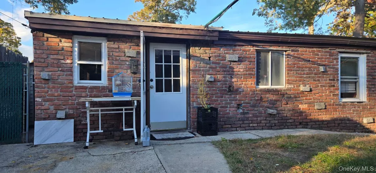 Selden, NY 11784,35 Cedarhurst AVE