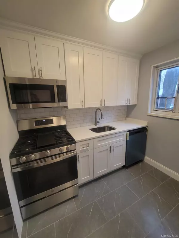 Queens Village, NY 11427,221-26 Manor RD ##116