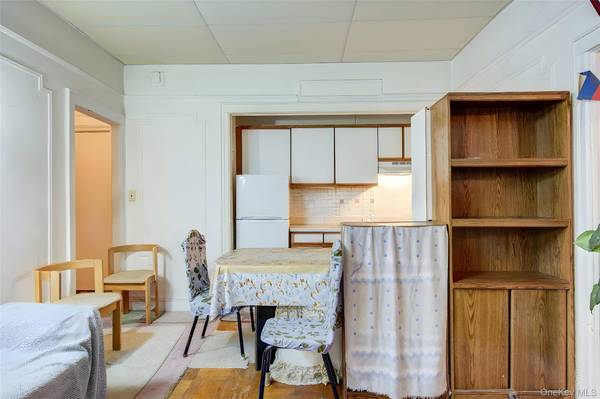 Sunnyside, NY 11104,41-41 41 ST #1G