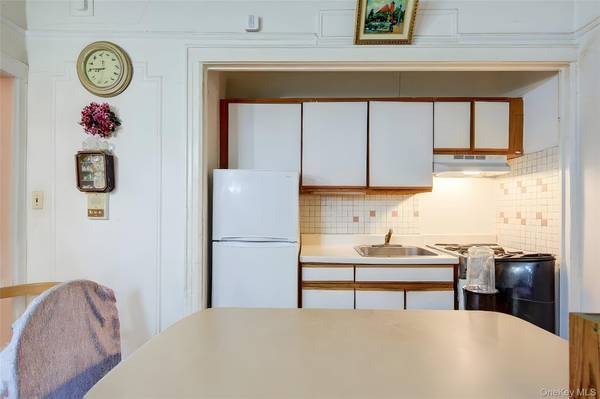 Sunnyside, NY 11104,41-41 41 ST #1G