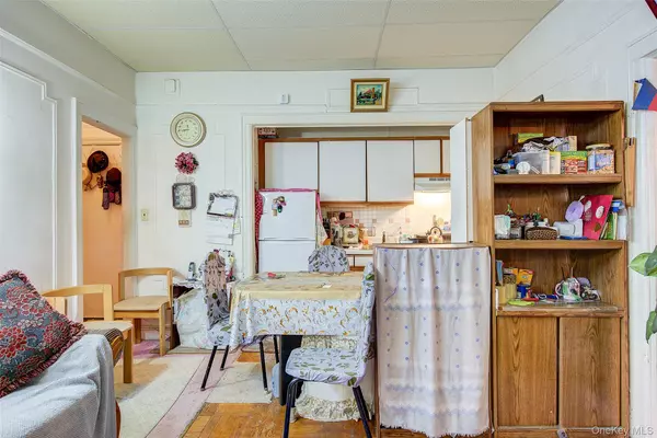 Sunnyside, NY 11104,41-41 41 ST #1G