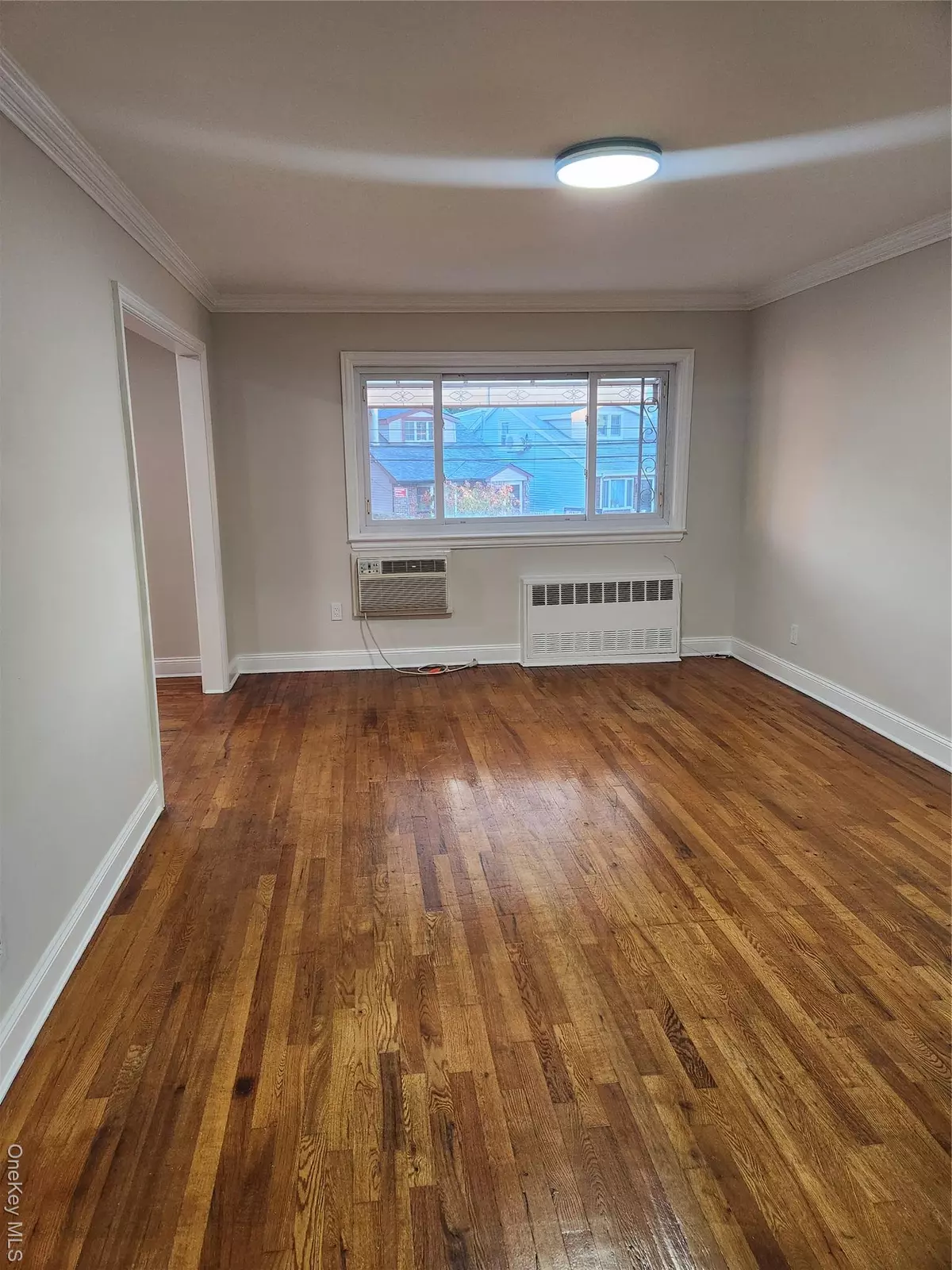 Maspeth, NY 11378,7133 Caldwell AVE #2