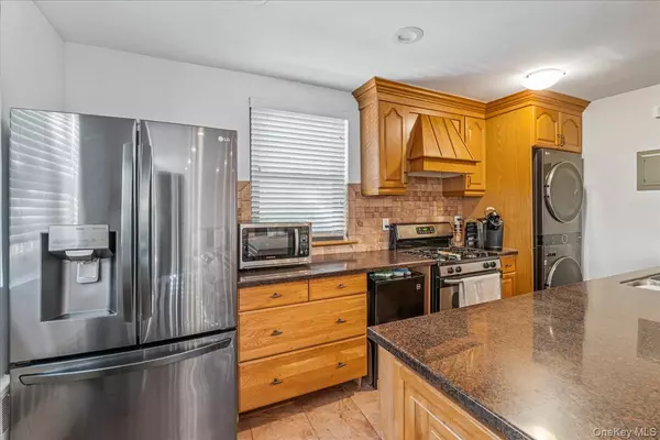 Whitestone, NY 11357,160-19 16th AVE #6256